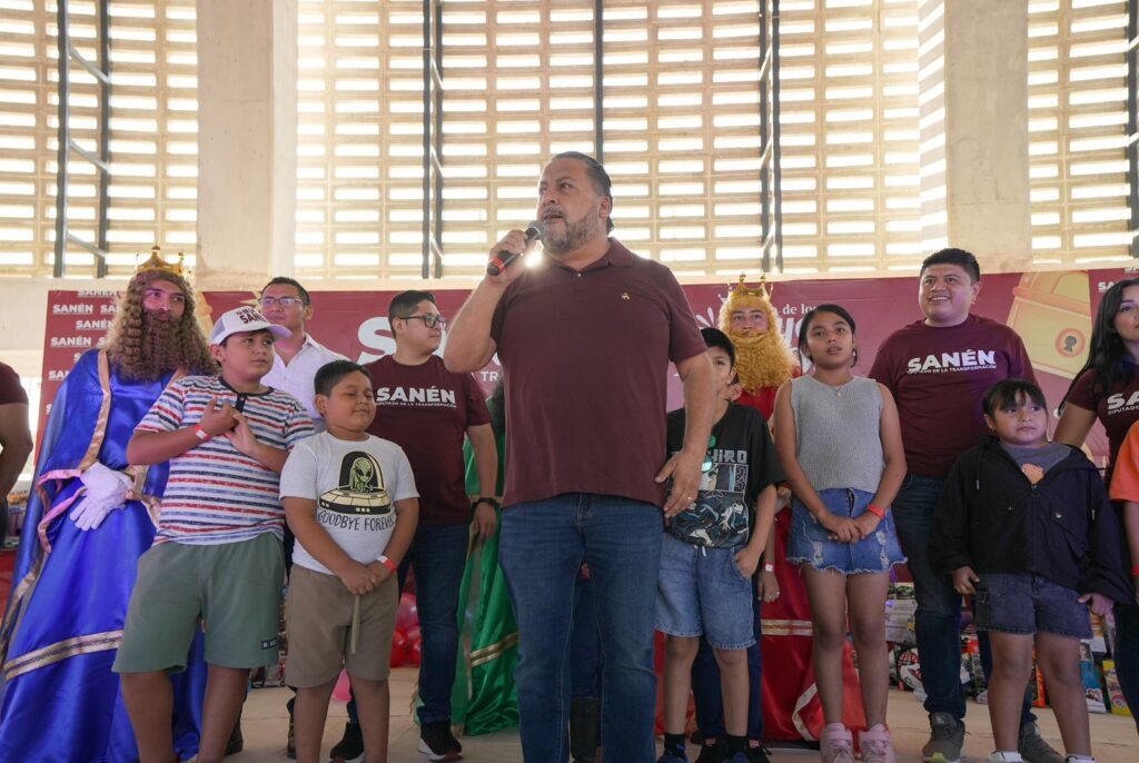 Jorge Sanén celebra a la niñez cancunense en el Día de Reyes Magos