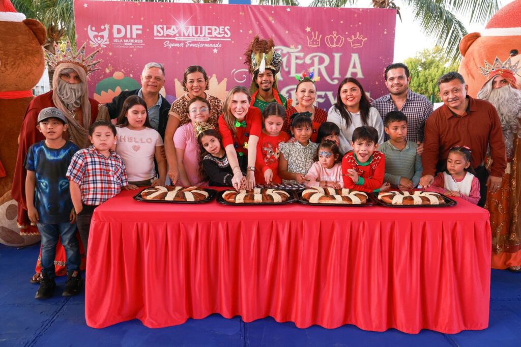 Atenea Gómez Ricalde celebra el Día de Reyes con las niñas y niños de Isla Mujeres