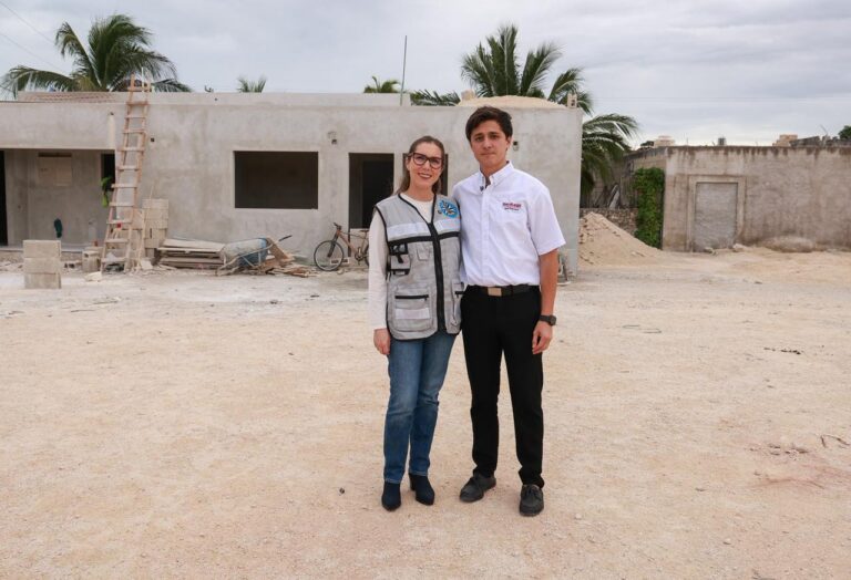Atenea Gómez Ricalde supervisa avances de la primera cancha de fútbol 7 en Ciudad Mujeres