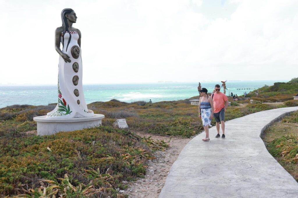 Parque Escultórico de Punta Sur se consolida como referente turístico y cultural en Isla Mujeres