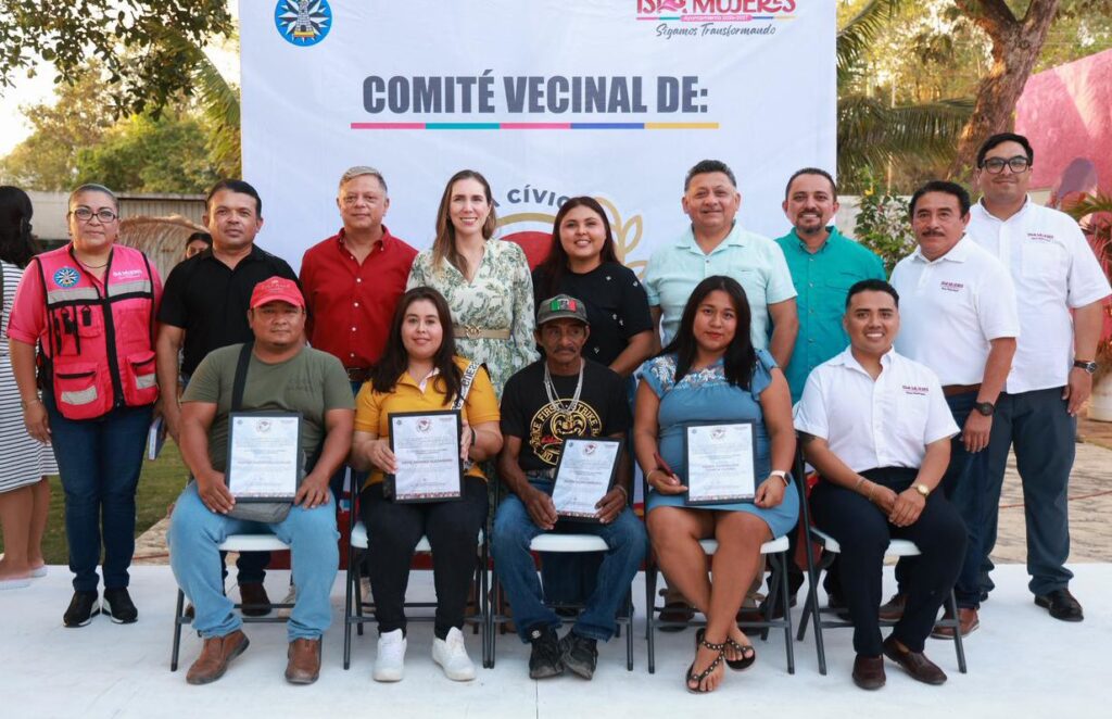 Atenea Gómez Ricalde toma protesta a nuevos Comités de Paz y Justicia en la Zona Continental