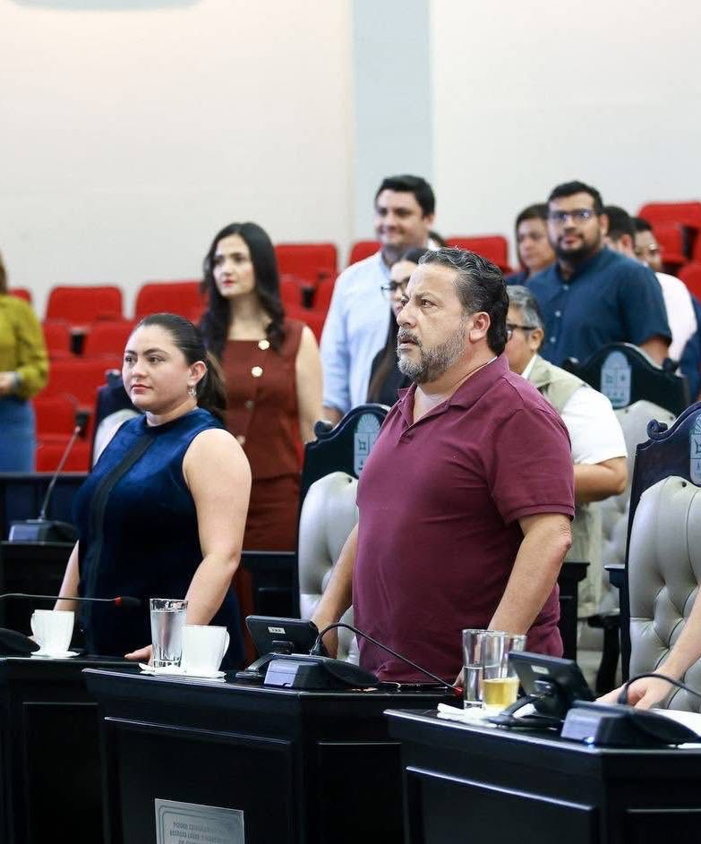 Congreso aprueba iniciativa de Jorge Sanén para actualizar la Ley de Profesiones con enfoque de igualdad e inclusión