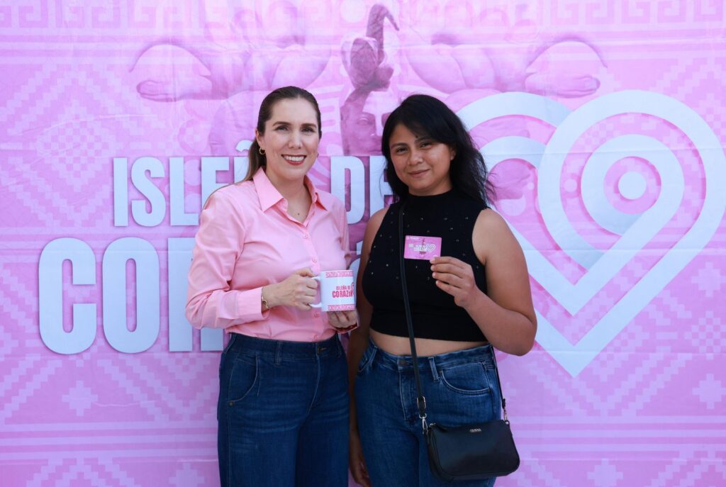 Atenea recibe respaldo de beneficiarias del Programa Isleña de Corazón