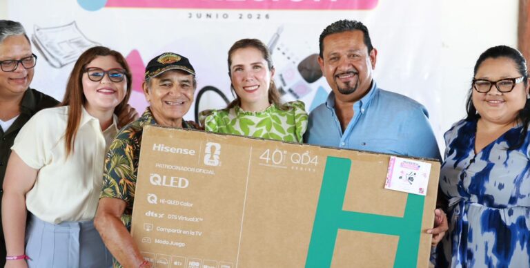 Atenea Gómez reconoce la labor de periodistas y medios de comunicación en el Día de la Libertad de Expresióny particularmente Cancún enfrentan condiciones que hacen indispensable una planeación responsable y de largo plazo. La protección civil, la infraestructura urbana, la movilidad, el ordenamiento territorial y el cuidado del medio ambiente forman parte de una misma estrategia de preparación para el futuro. La resiliencia no depende únicamente de las instituciones. También requiere participación ciudadana, conciencia comunitaria y una cultura de prevención que permita fortalecer la capacidad colectiva para enfrentar cualquier reto. Cancún cuenta con una sociedad fuerte, participativa y acostumbrada a trabajar unida en momentos importantes. Esa capacidad de organización representa una de nuestras mayores fortalezas para seguir construyendo una ciudad preparada para el futuro. La Cuarta Transformación ha impulsado una visión donde la planeación, la prevención y la responsabilidad pública son elementos fundamentales para consolidar comunidades más fuertes y con mayor capacidad de adaptación. Hoy vemos esfuerzos orientados a fortalecer la infraestructura, mejorar la coordinación institucional y promover acciones que permitan responder de manera más eficiente a los desafíos que acompañan el crecimiento urbano y los fenómenos climáticos. Desde el Congreso del Estado seguiremos impulsando iniciativas que contribuyan a fortalecer la prevención, la planeación estratégica y el desarrollo responsable de nuestras ciudades. Porque prepararnos para el futuro no significa esperar a que lleguen los problemas, sino actuar con visión y responsabilidad desde el presente. Y cuando una ciudad se prepara, se organiza y trabaja unida, también fortalece su capacidad para enfrentar cualquier desafío y continuar avanzando con rumbo y estabilidad.