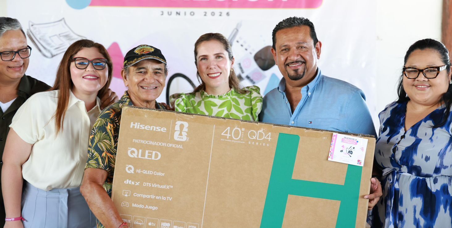 Atenea Gómez reconoce la labor de periodistas y medios de comunicación en el Día de la Libertad de Expresióny particularmente Cancún enfrentan condiciones que hacen indispensable una planeación responsable y de largo plazo. La protección civil, la infraestructura urbana, la movilidad, el ordenamiento territorial y el cuidado del medio ambiente forman parte de una misma estrategia de preparación para el futuro. La resiliencia no depende únicamente de las instituciones. También requiere participación ciudadana, conciencia comunitaria y una cultura de prevención que permita fortalecer la capacidad colectiva para enfrentar cualquier reto. Cancún cuenta con una sociedad fuerte, participativa y acostumbrada a trabajar unida en momentos importantes. Esa capacidad de organización representa una de nuestras mayores fortalezas para seguir construyendo una ciudad preparada para el futuro. La Cuarta Transformación ha impulsado una visión donde la planeación, la prevención y la responsabilidad pública son elementos fundamentales para consolidar comunidades más fuertes y con mayor capacidad de adaptación. Hoy vemos esfuerzos orientados a fortalecer la infraestructura, mejorar la coordinación institucional y promover acciones que permitan responder de manera más eficiente a los desafíos que acompañan el crecimiento urbano y los fenómenos climáticos. Desde el Congreso del Estado seguiremos impulsando iniciativas que contribuyan a fortalecer la prevención, la planeación estratégica y el desarrollo responsable de nuestras ciudades. Porque prepararnos para el futuro no significa esperar a que lleguen los problemas, sino actuar con visión y responsabilidad desde el presente. Y cuando una ciudad se prepara, se organiza y trabaja unida, también fortalece su capacidad para enfrentar cualquier desafío y continuar avanzando con rumbo y estabilidad.
