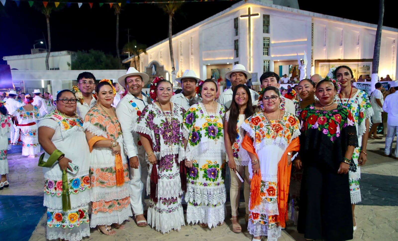 Suemi González Sánchez vive con orgullo las tradiciones de fe junto al pueblo de Isla Mujeres