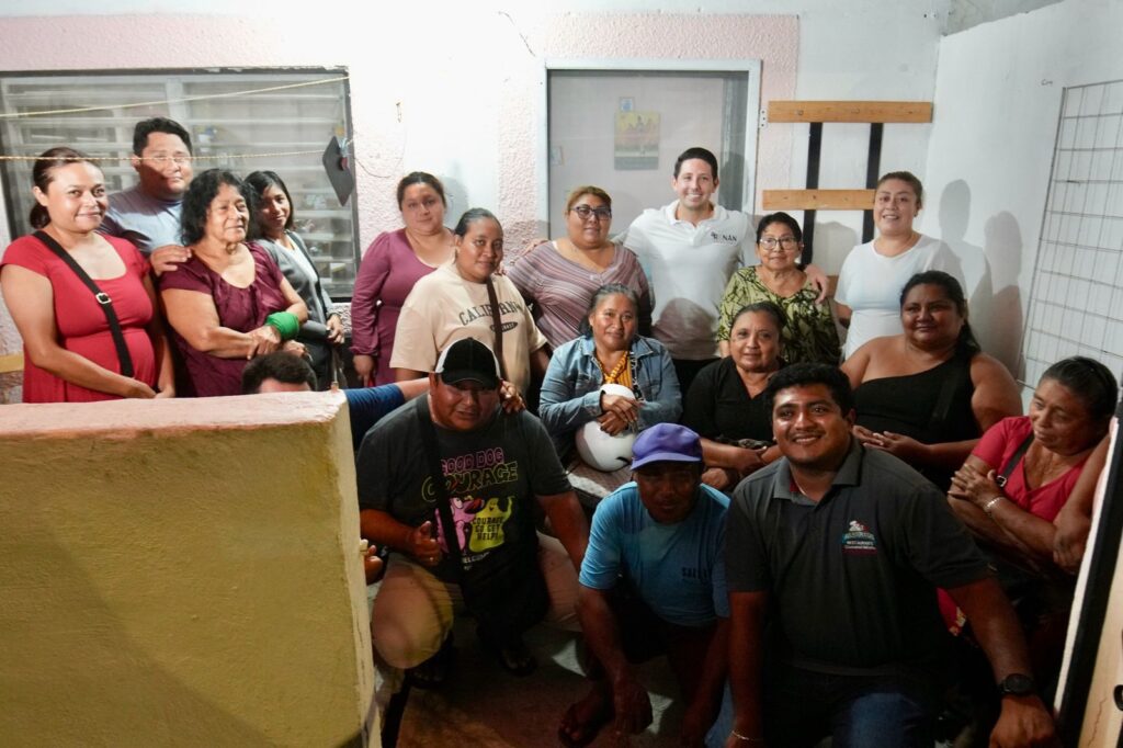 Renán Sánchez Tajonar se reúne con vecinas y vecinos de la colonia Emiliano Zapata
