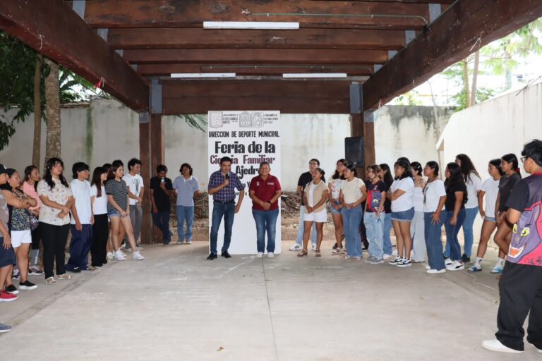 Más de 40 jóvenes participan en la primera feria familiar del ajedrez en Felipe Carrillo Puerto
