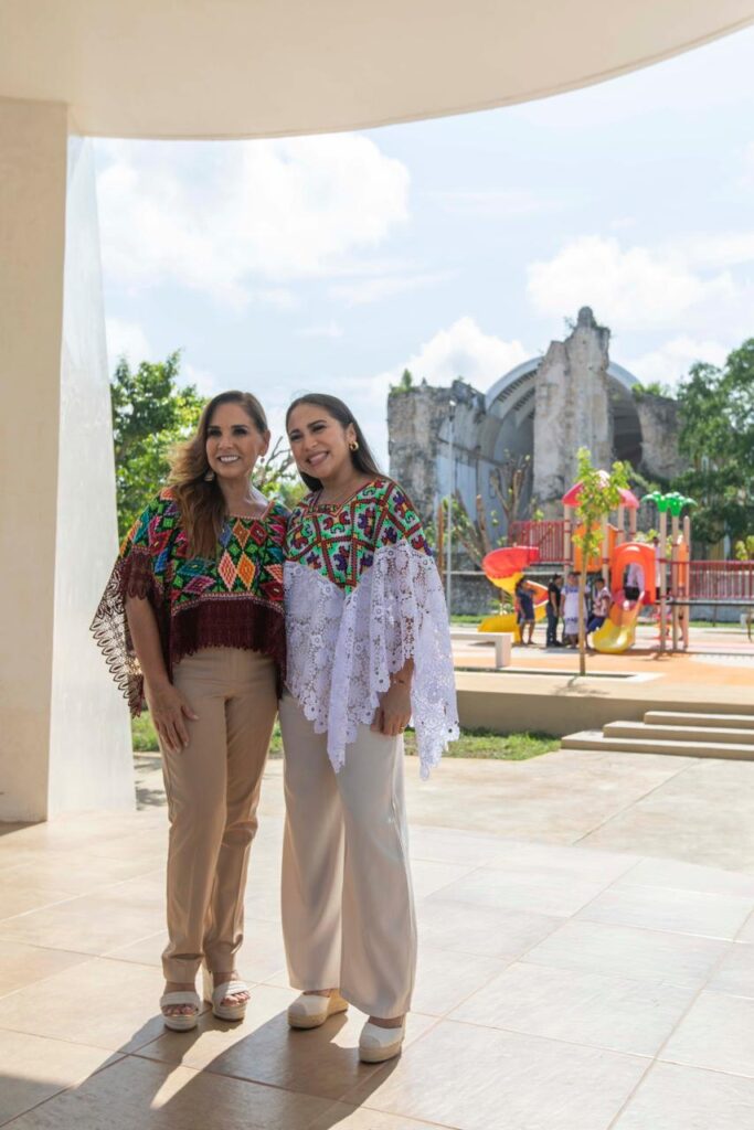 Con la buena coordinación de Mary Hernández y Mara Lezama, entregan parque rehabilitado en Tihosuco 