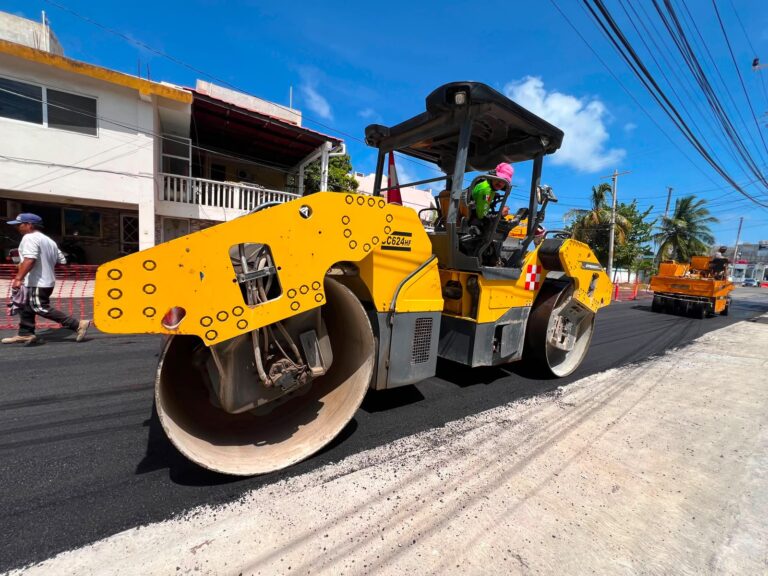 Avanza pavimentación de la Prolongación Rueda Medina en Isla Mujeres