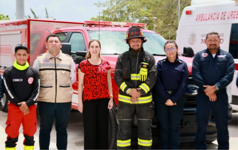 Atenea Gómez Ricalde fortalece las condiciones de trabajo de los bomberos de Isla Mujeres