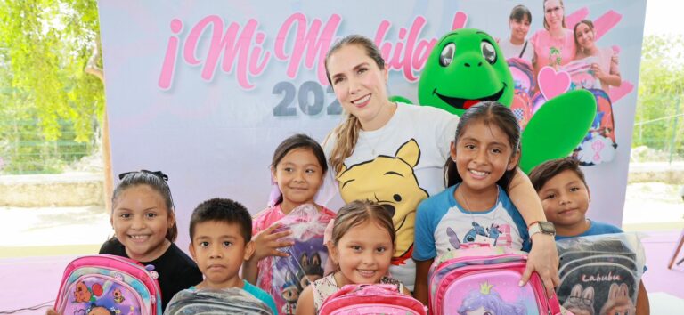 Atenea Gómez Ricalde inicia entrega de más de 4 mil mochilas a estudiantes isleños