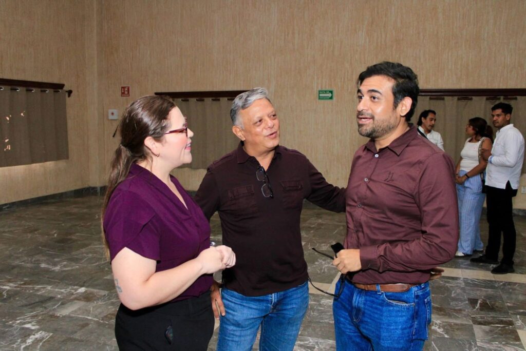 Pepe Aguilar lleva la voz de Isla Mujeres a la construcción del Segundo Piso de la Transformación
