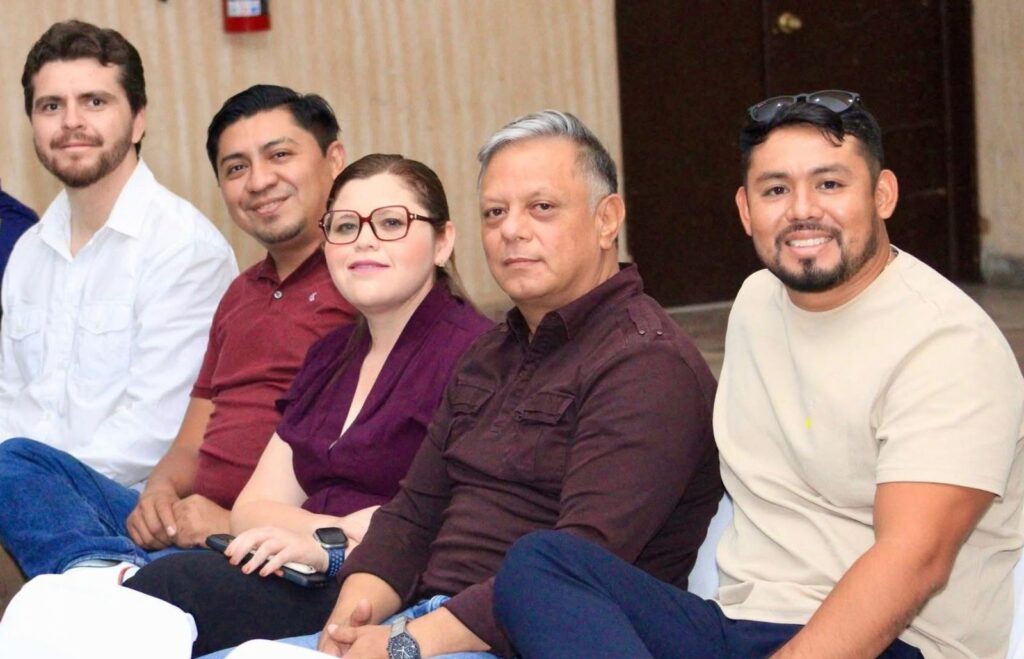 Pepe Aguilar lleva la voz de Isla Mujeres a la construcción del Segundo Piso de la Transformación