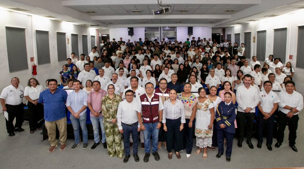 Mary Hernández inaugura comedor universitario en el aniversario del Tecnológico FCP
