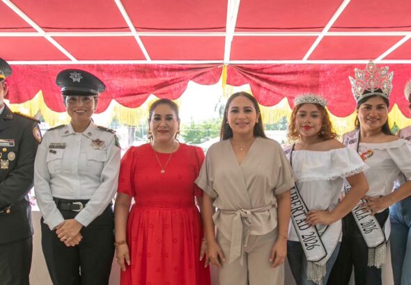Más de 4,500 desfilan en Carrillo Puerto por el 216 Aniversario de la Independencia