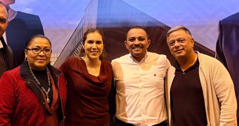 Atenea Gómez Ricalde participa en la celebración por los 15 años de MORENA