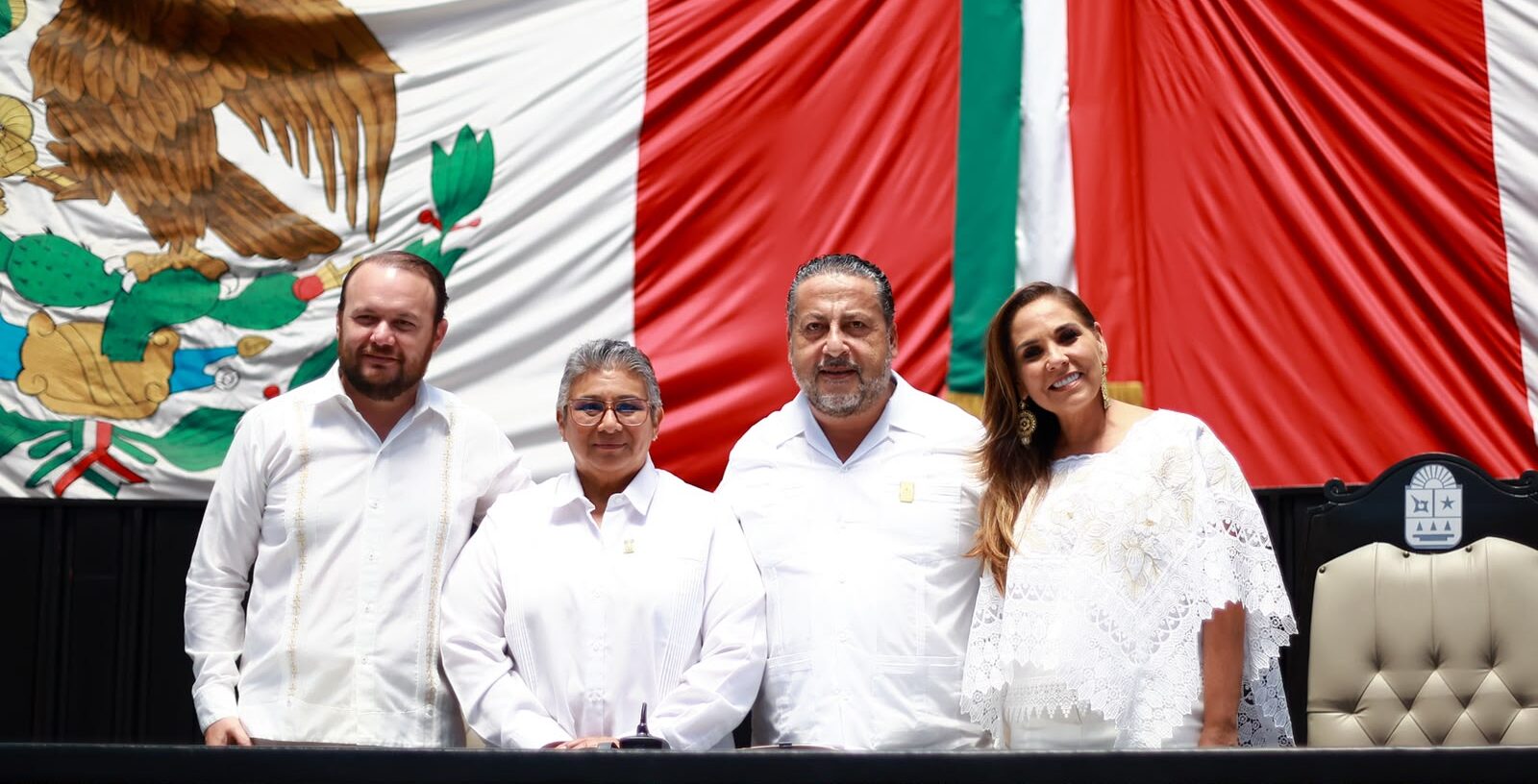 Celebran en el Congreso del Pueblo el 52 Aniversario de Quintana Roo